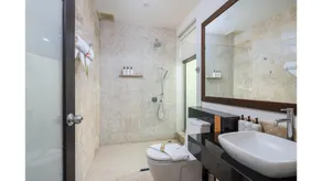 La Lagune | 5BR Beachfront Villa with Tennis Court - Image 4