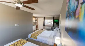 Hinton Highway Inn - Image 2