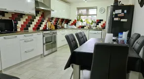 Homely Home - Image 3