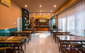 James Joyce Coffetel (Dali High-speed Railway Station, Xingsheng Bridge) - Image 4