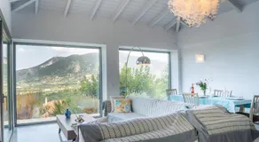Villa Iremia, Piscine à Débordement & Vue Mer Panoramique - Image 2