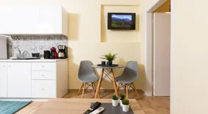 Seven Heaven Premium Suites - Image 3