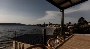 Beachfront Paradise in Opossum Bay - Image 4