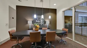 Lux Mid-Rise Walking Distance to NRG Stadium - Image 4