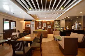 Pearl Garden Hotel - Image 2
