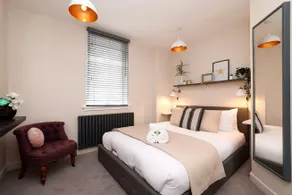 Splendid Apartment near City Centre - Image 2
