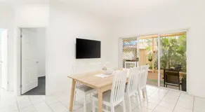 Spacious Home Near Theme Parks - Image 3