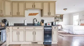 The Country Cottage, Charming 1-Acre Country Escape Near Historic Downtown Franklin - Image 5
