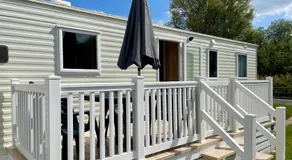 Gorgeous 2 Bed Caravan in South Cerney - Image 3