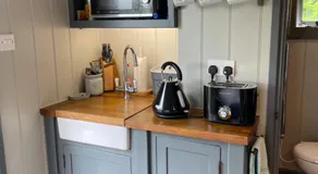 Greatwood Shepherds Hut - Image 3
