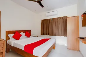 OYO 75753 Crescent Lodge - Image 3