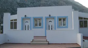 Beachfront Apartment - Sleeps 3 & Free Parking - Image 4