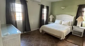 The Palms apt 1 - Image 2