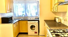 London Stratford 3 Bedrooms House, Separate Reception, Close to ABBA, Westfield, Olympic Stadium - Image 5