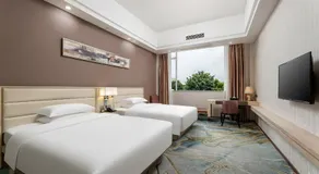 Baiyun airport Raccoon international hotel & free shuttle bus - Image 4
