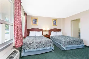 Sky Palace Inn and Suites Wichita East - Image 3