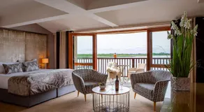 Wineport Lodge - Image 2