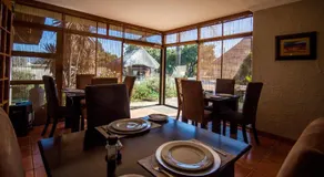12 On Vaal Drive Guest Lodge - Image 2