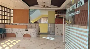 The Royal Ark Hotel - Image 3