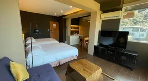 Golden101 Bed and Breakfast - Image 2