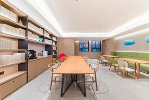 Ji Hotel Shanghai Xujiahui Center - Image 3