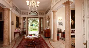 Villa V - Image 2