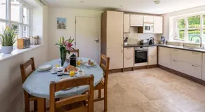 Osbornes Holiday House near Exeter with swimming pool - Image 3