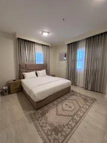 شقة مكونة من صالة وغرفتين - Image 2