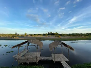 Monty's Riverside View Resort - Image 4