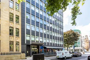 Stunning Modern Apartment in the Heart of Holborn - Image 2