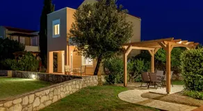 Aloni Grove Retreat - Image 5