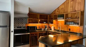 Froggy Goggle Barn - Image 4