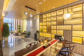 Starway Hotel Linxia Yiwu International Commercial Plaza - Image 2