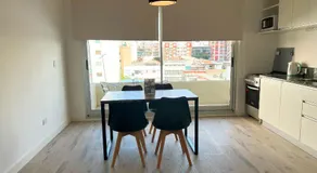 RentUp - Almagro Estudio moderno a estrenar con terraza privada del edificio y balcon A pasos de Av Corrientes y Hospital Ital - Image 3