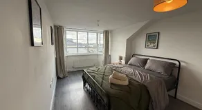 ResiLets - Berwick House - Large 4 Bed Townhouse - Contractor stays - Image 2