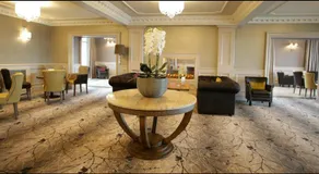 Royal Court Hotel - Image 3