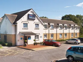 Travelodge Cardiff Airport - Image 4