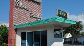 Silver Sands Motel - Image 3