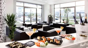 S Hotel - Image 2