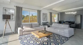 Magnifique villa avec vue sur mer + montagne - Image 2