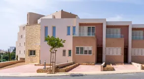 Stylish Poolside Villa at Paphos - Image 5