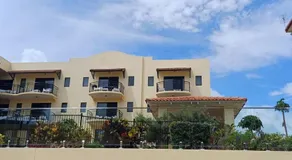 Stay on the Strand, Townsville, one bedroom apartment on the third floor, free secured parking - Image 5