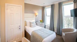 G&J Hotel - Image 3
