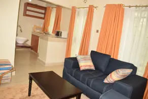 Beautiful 2-bedroom with secure/ free parking - Image 5