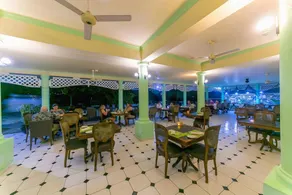 Palm Beach Hotel - Image 5