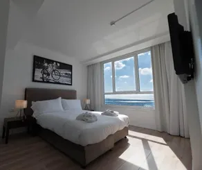 Sea view apartment suite - Image 2