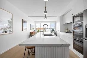 Sandy@Village - newly renovated + bay views - Image 4
