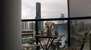 Spectacular Views of CBD by FV with Free Car Park - Image 5