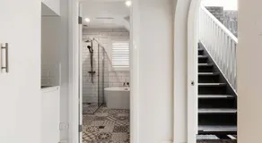 Boutique Apartment With Private Roof Terrace - Image 4
