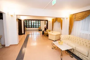 Hotel Royal Plaza - Image 4